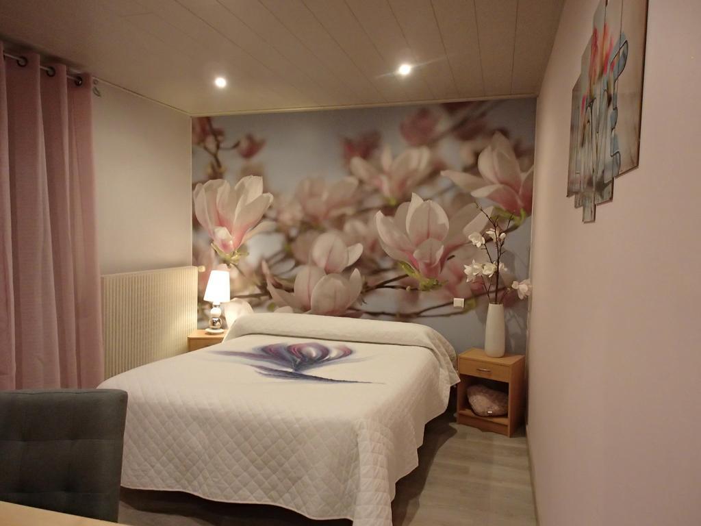 Chilly-sur-Salins Le P'Tit Bonheur B&B 객실 사진
